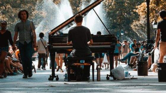 best way to record keyboard at home - keyboardist playing outside