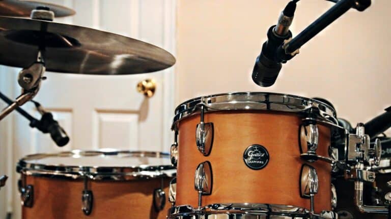 how to record drums with 2 microphones