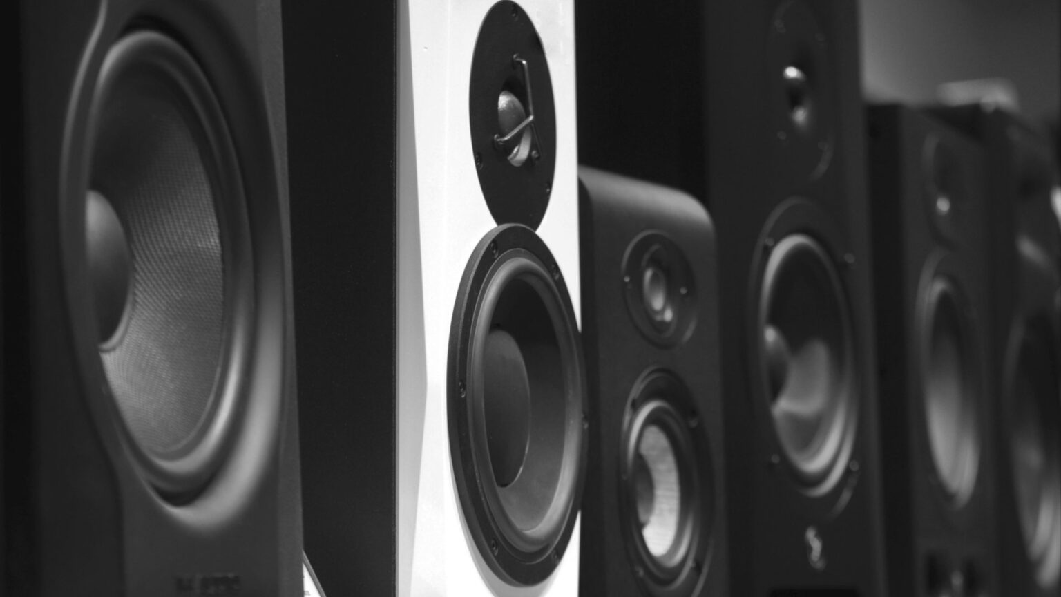 4 best studio monitors for music production and sound design - decibel peak